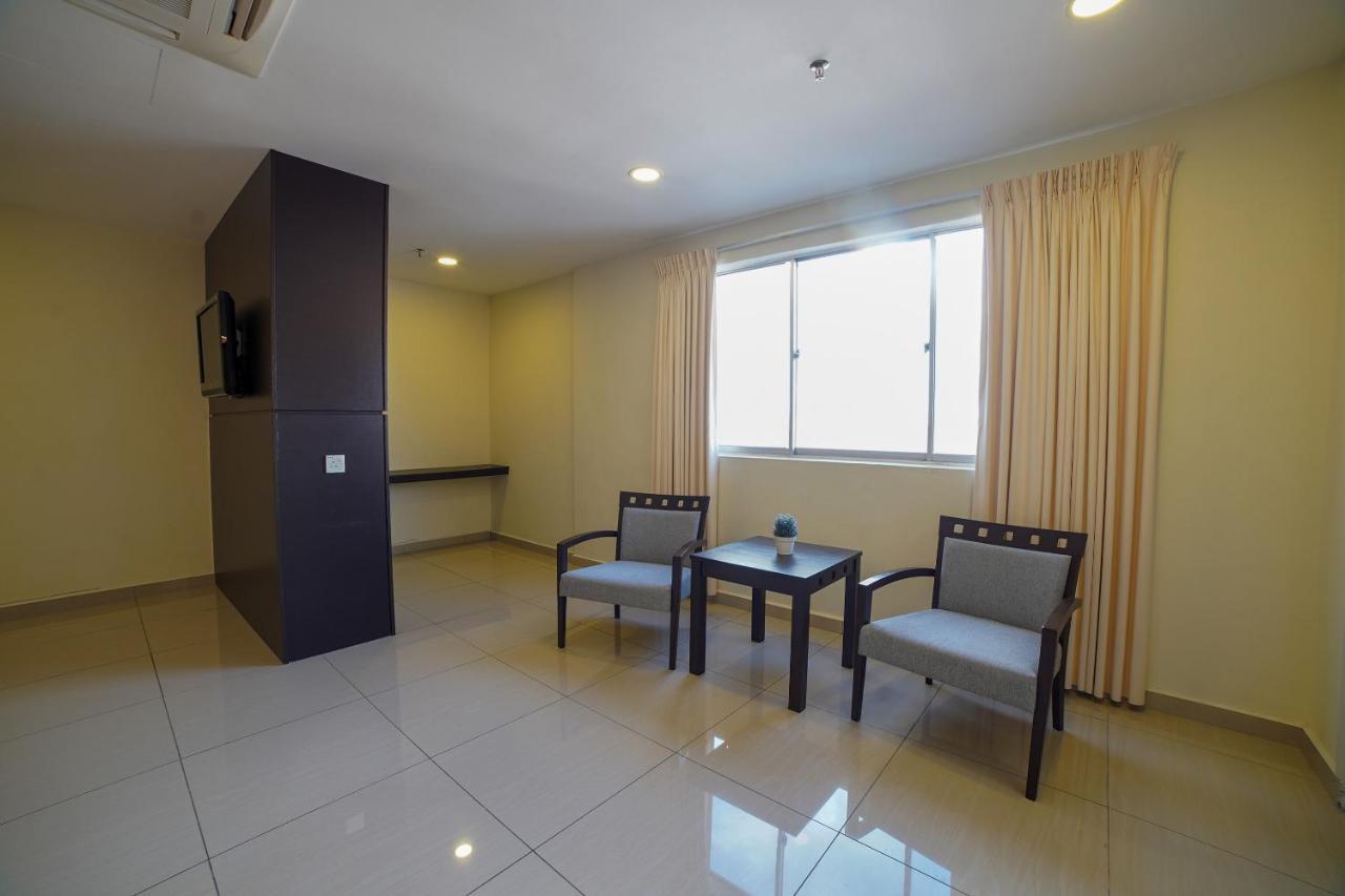 Oyo 89531 Villa Hotel Segamat Ngoại thất bức ảnh