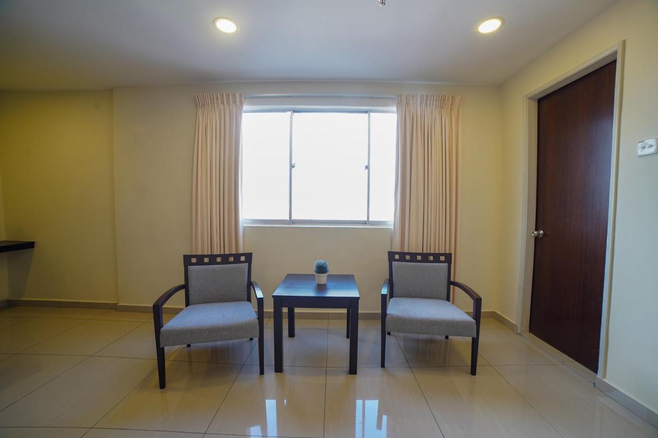 Oyo 89531 Villa Hotel Segamat Ngoại thất bức ảnh