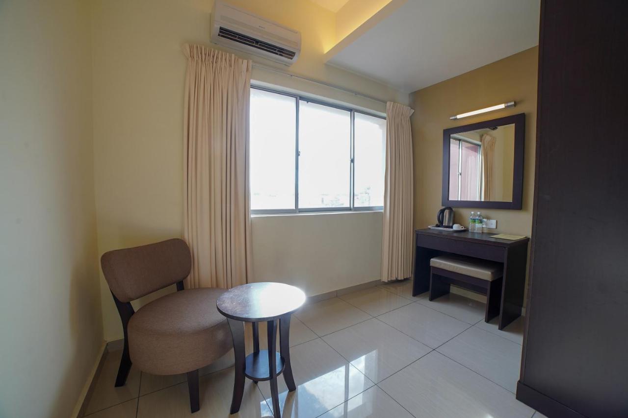 Oyo 89531 Villa Hotel Segamat Ngoại thất bức ảnh
