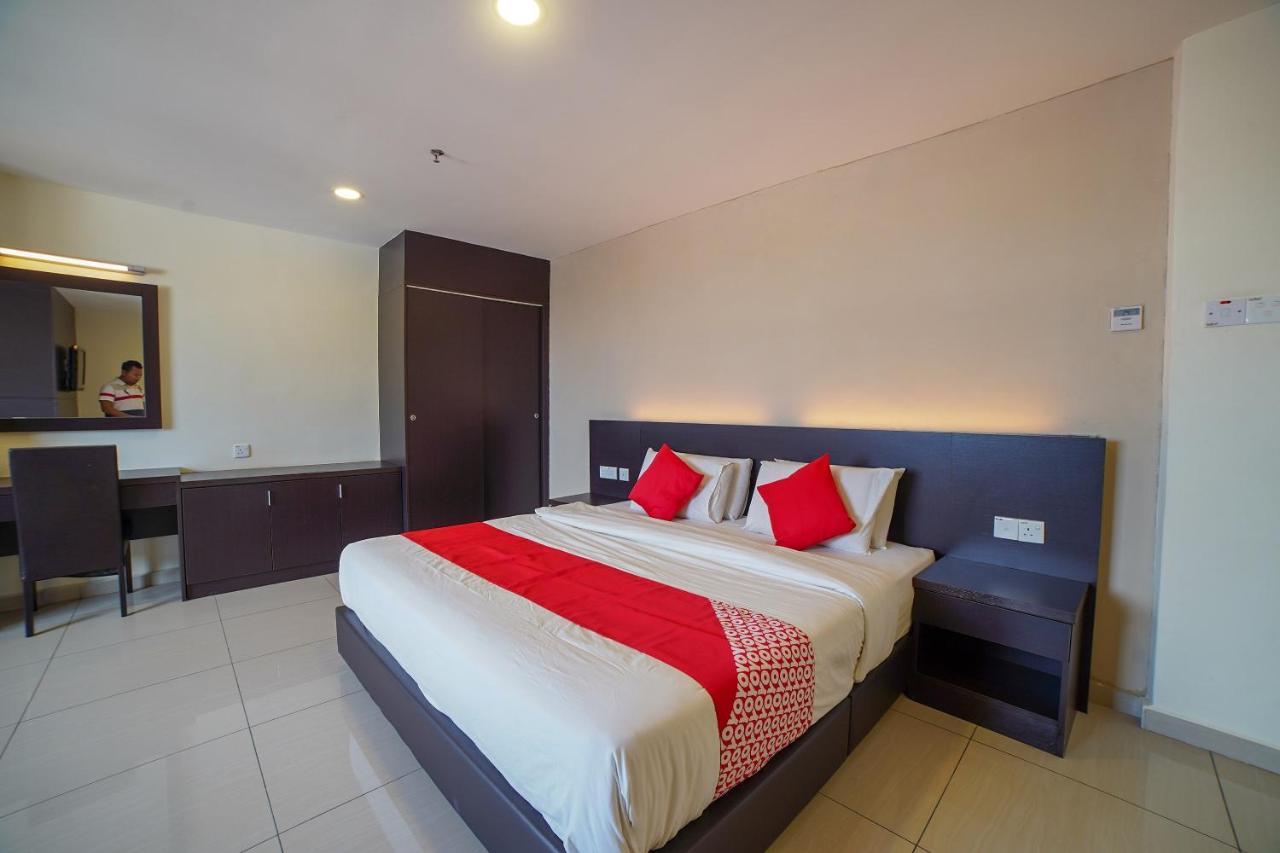 Oyo 89531 Villa Hotel Segamat Ngoại thất bức ảnh