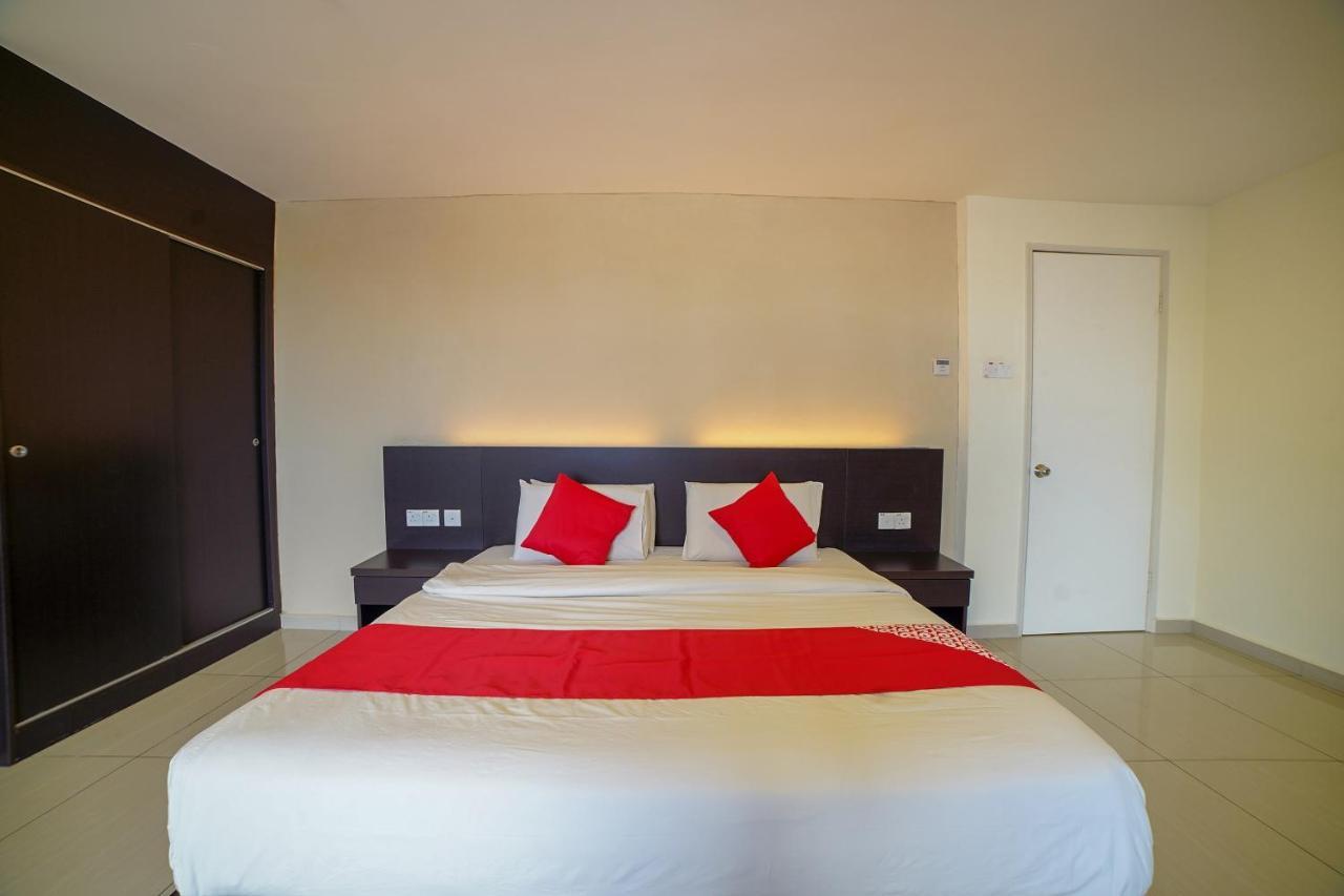 Oyo 89531 Villa Hotel Segamat Ngoại thất bức ảnh