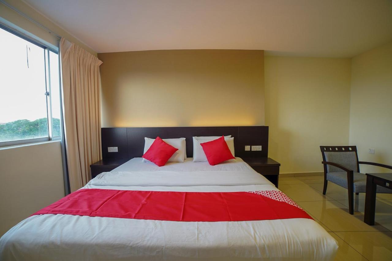 Oyo 89531 Villa Hotel Segamat Ngoại thất bức ảnh