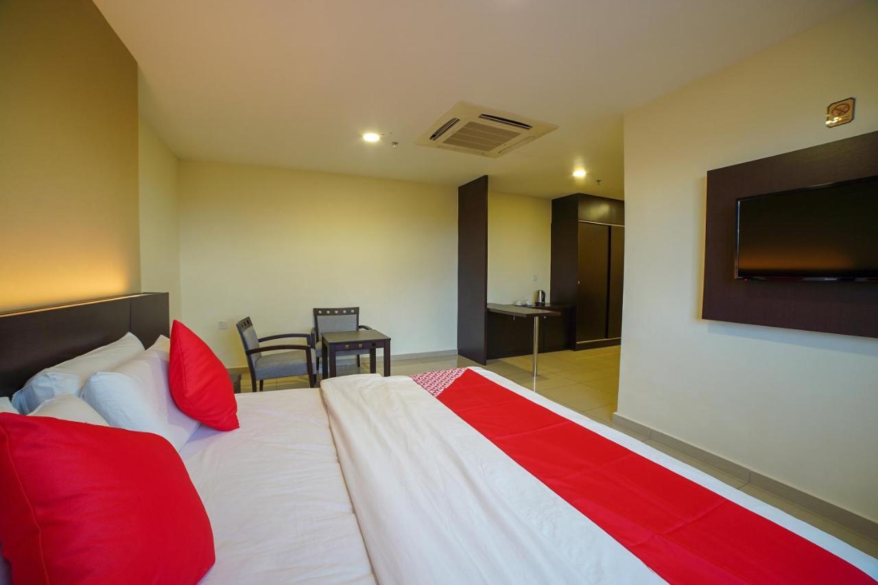 Oyo 89531 Villa Hotel Segamat Ngoại thất bức ảnh