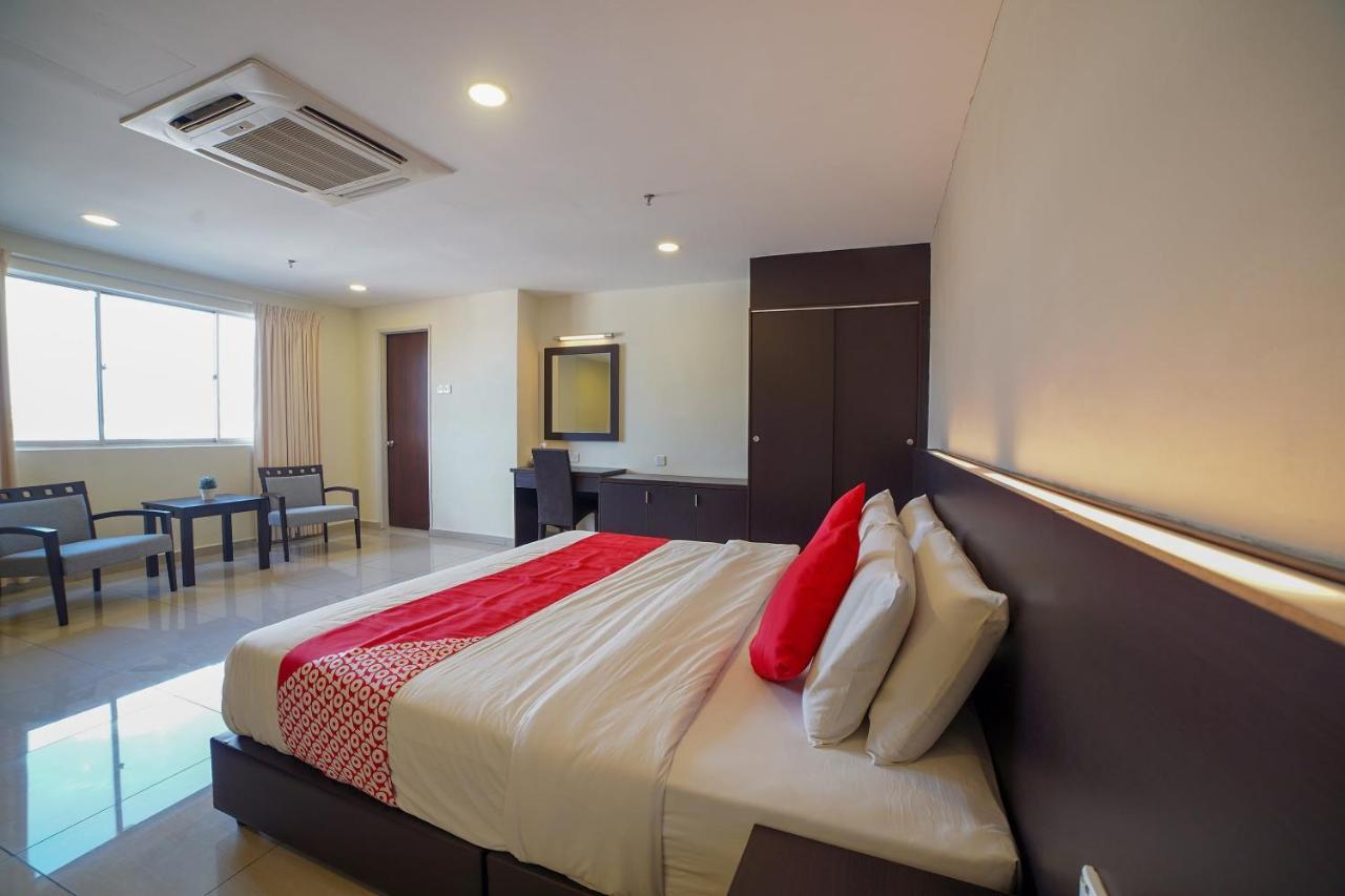 Oyo 89531 Villa Hotel Segamat Ngoại thất bức ảnh