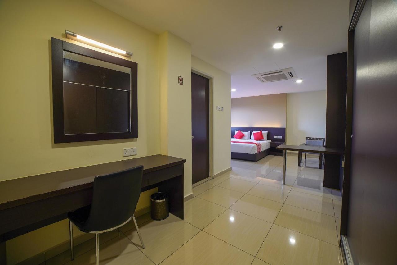 Oyo 89531 Villa Hotel Segamat Ngoại thất bức ảnh