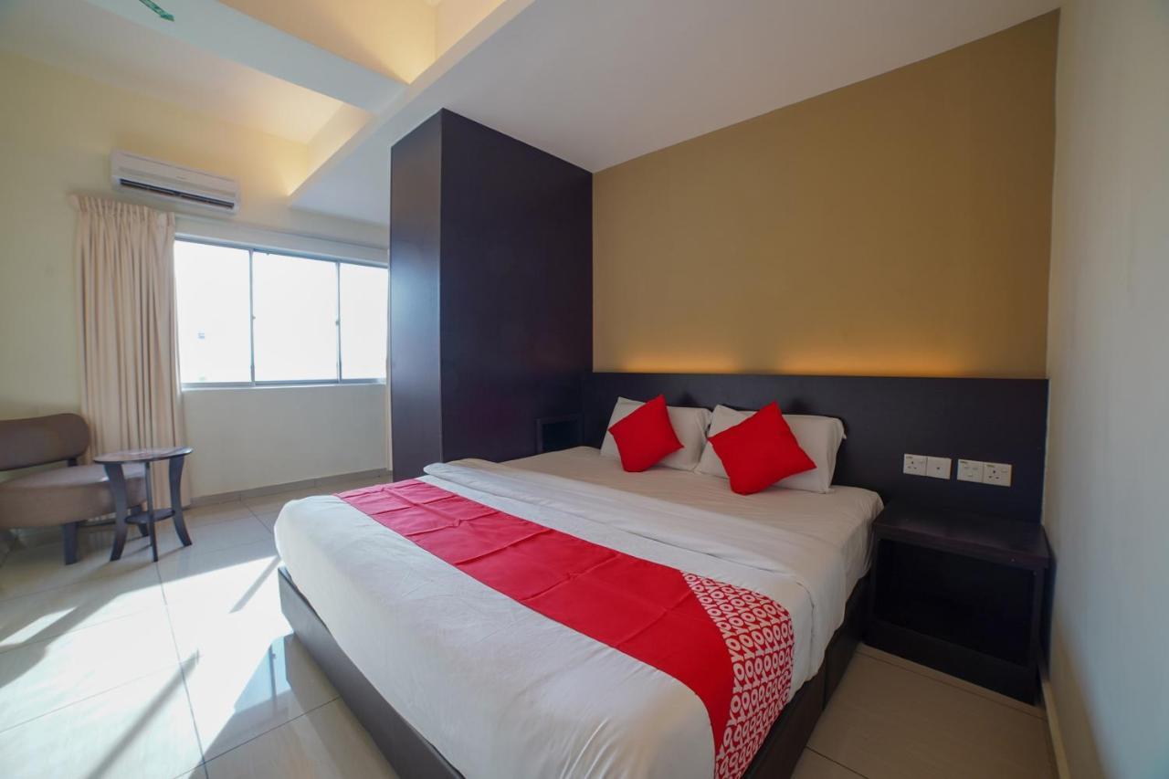 Oyo 89531 Villa Hotel Segamat Ngoại thất bức ảnh