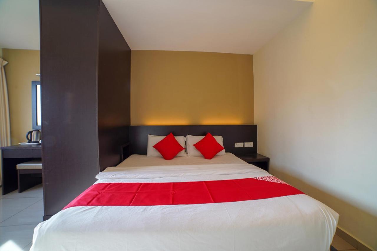 Oyo 89531 Villa Hotel Segamat Ngoại thất bức ảnh